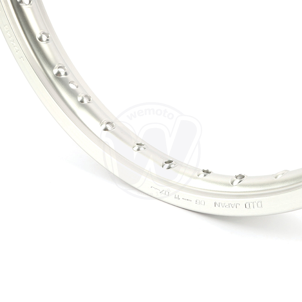 0ZR8595_ae2911 three.jpg